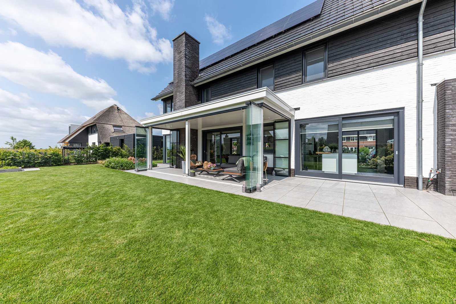 Glazen-draai-vouwsysteem-en-Steel-ART-Eerwolde-Metalura-10-1