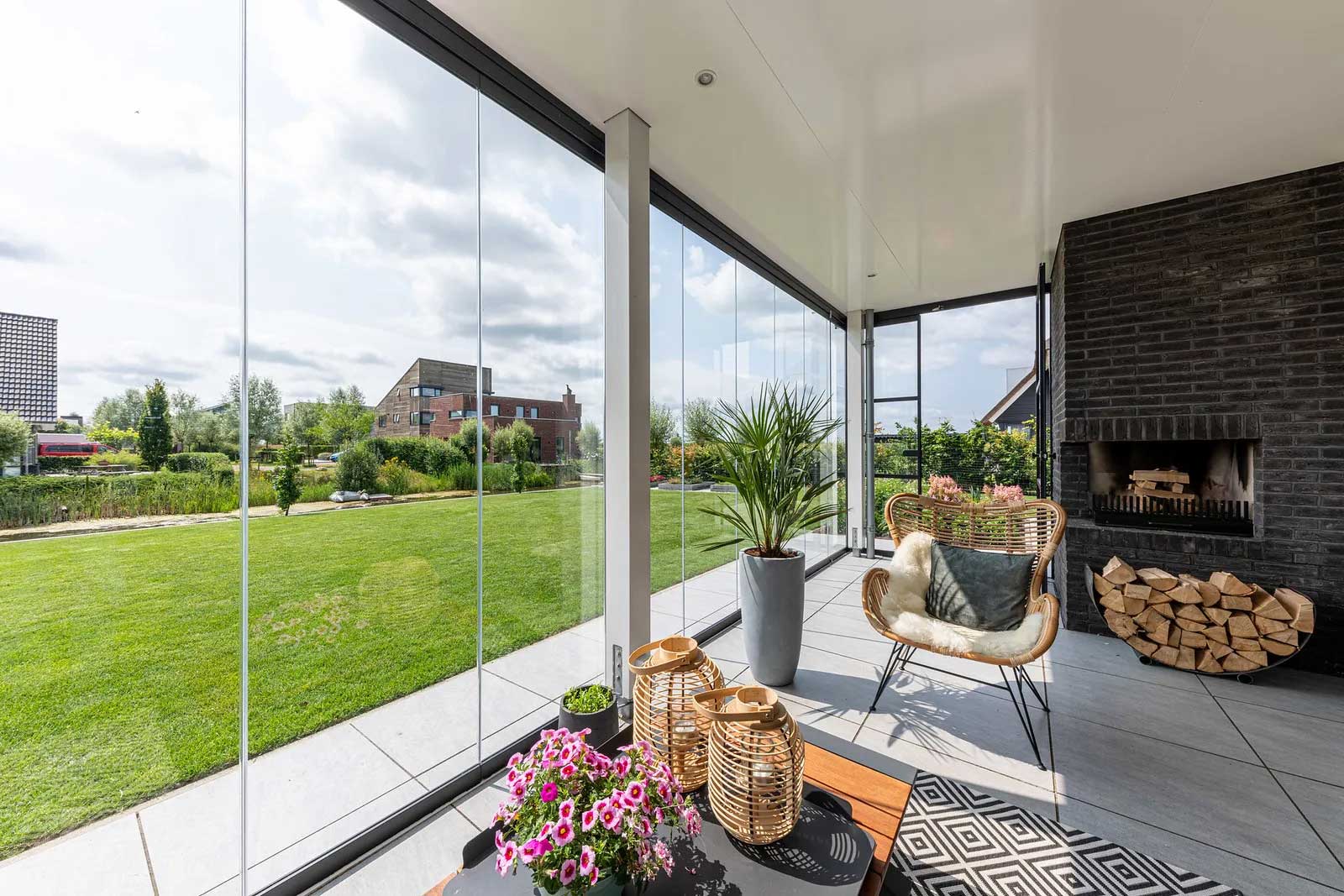 Glazen-draai-vouwsysteem-en-Steel-ART-Eerwolde-Metalura-10-18