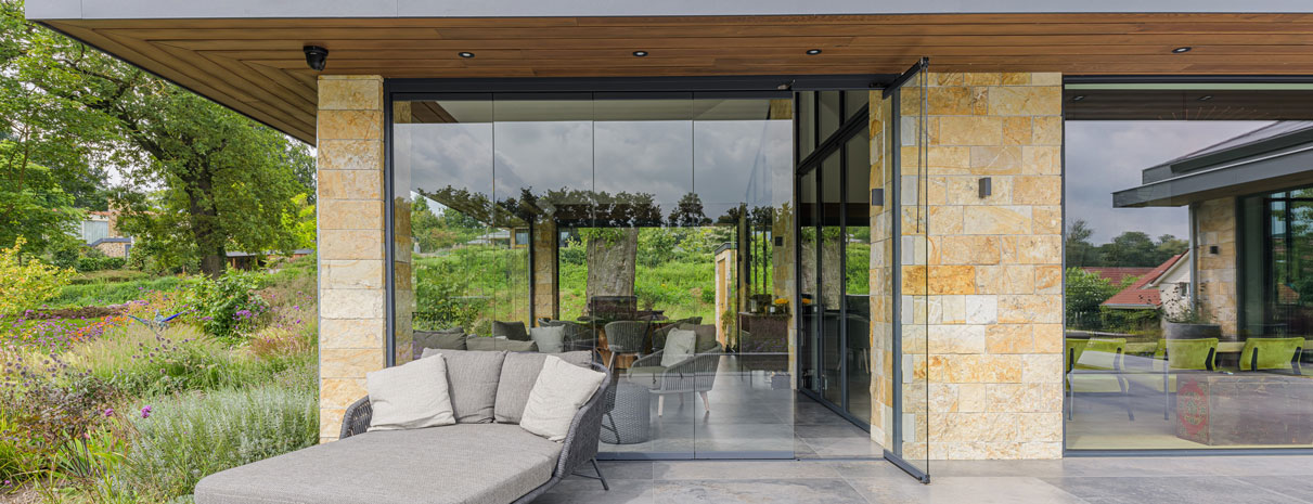 glazen-draai-vouwsysteem-gulpen-metalura-1