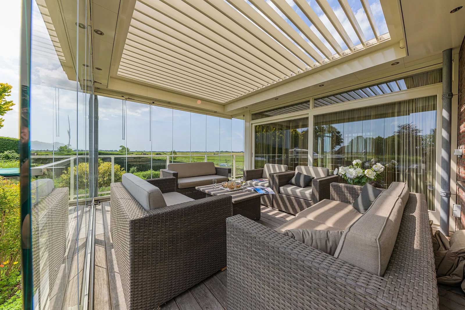 Glazen-draai-vouwsysteem-Rijnsaterwoude-Metalura-10-11