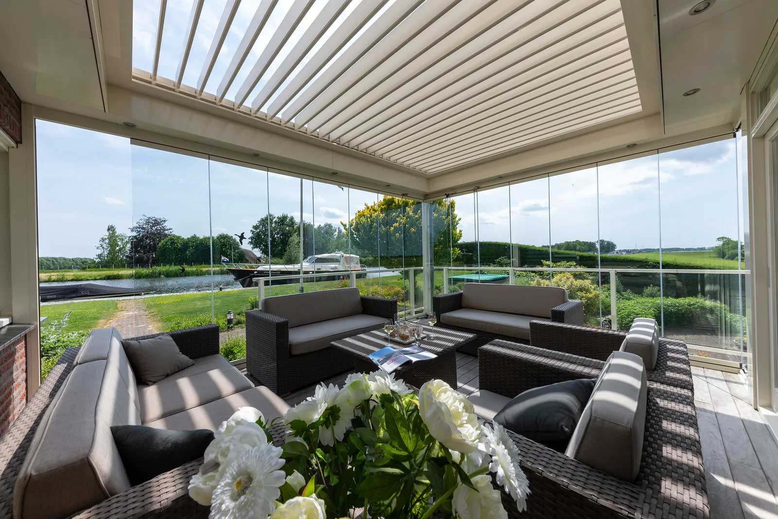 Glazen-draai-vouwsysteem-Rijnsaterwoude-Metalura-10-12