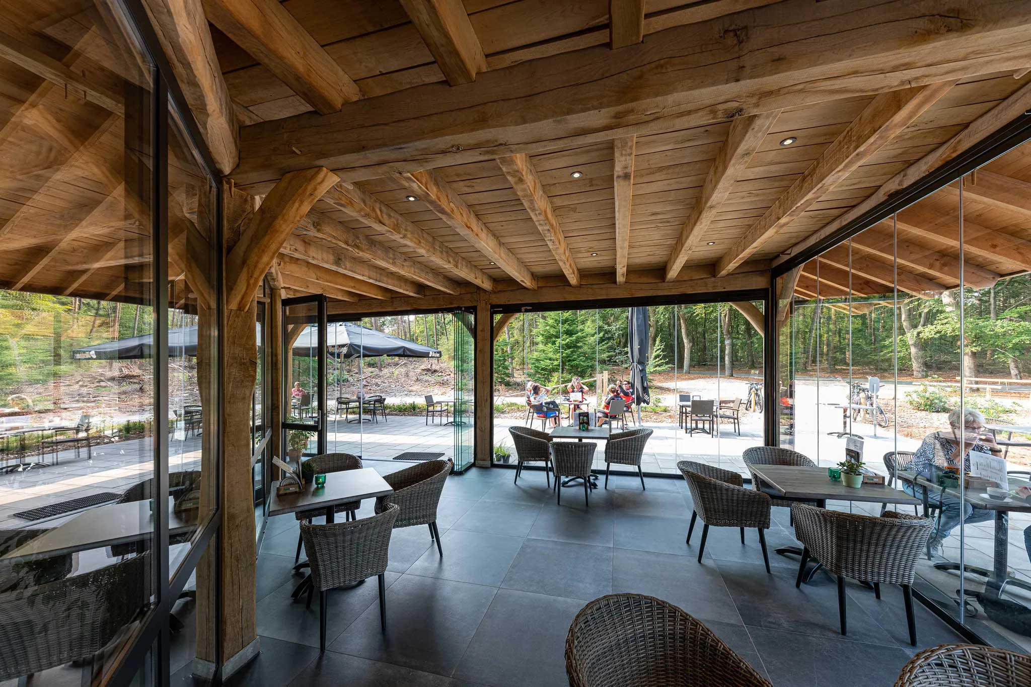 Glazen-Wandsystemen-Nijverdal-Metalura-5