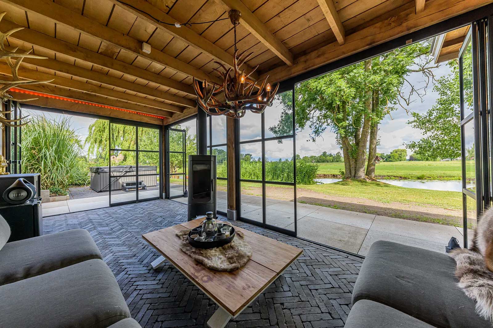 steel-art-hoornaar-2