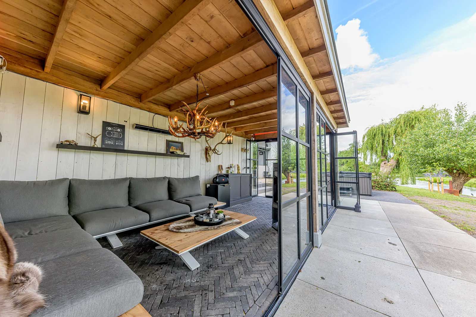 steel-art-hoornaar-3