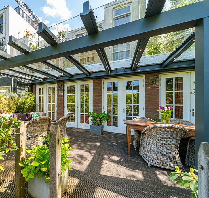 Terrasoverkapping met aluminium staanders en dak
