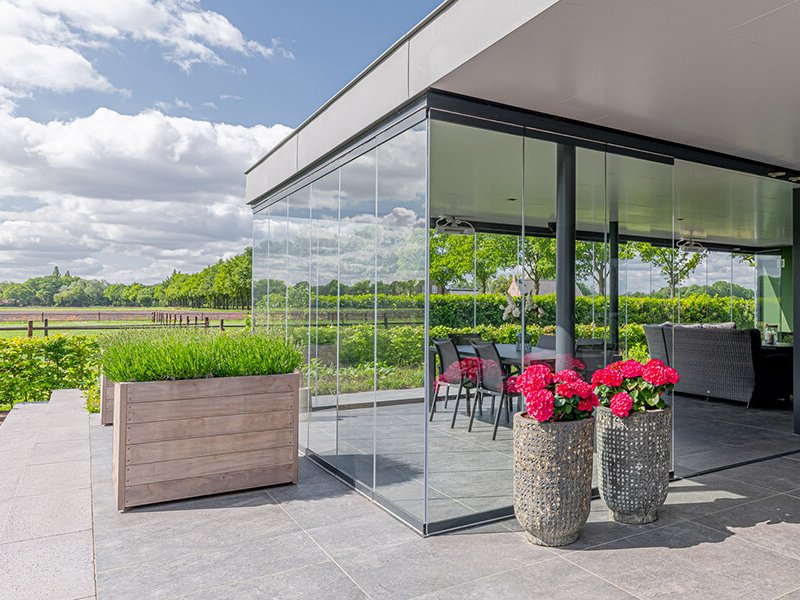 Glazen-draaivouwwanden-Metalura-tabs