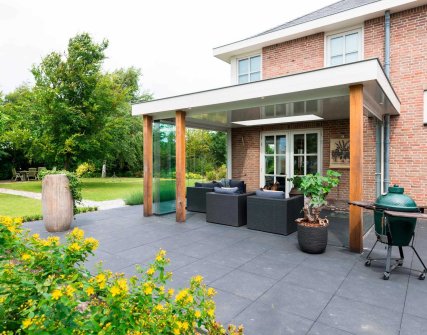 Glazen-schuifwanden-Kwintsheul-metalura-7