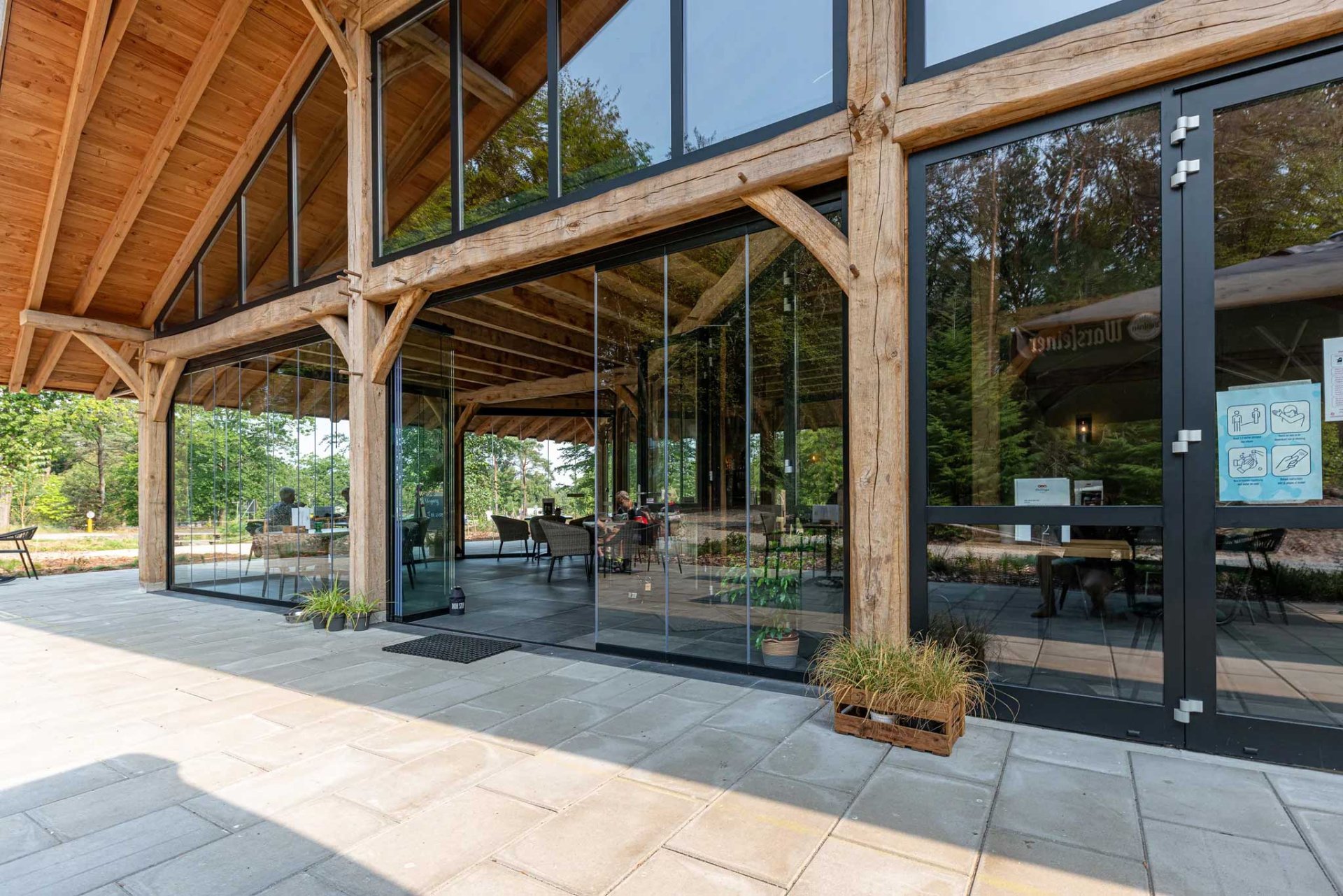 Glazen-Wandsystemen-Nijverdal-Metalura-9