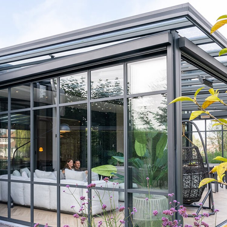 moderne overkapping aan huis