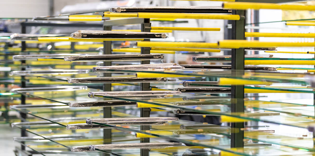 windschermen-vierkante-palen-plaatsing-metalura